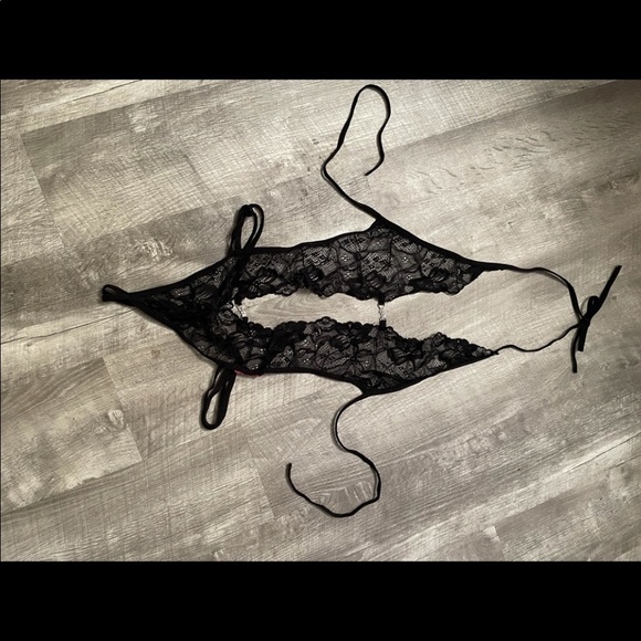 4 NWOT Size L/XL Lingerie Pieces Brand new &  hot..hate for them to go to waste - Picture 2 of 4